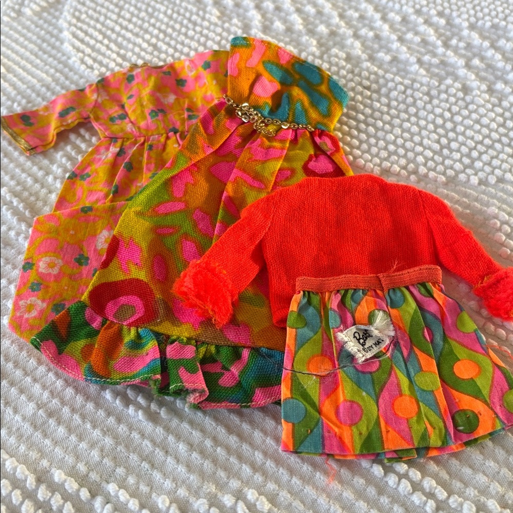 Vintage-Inspired Barbie (c) Dress Set in Bright Neon Floral - Picture 8 of 8